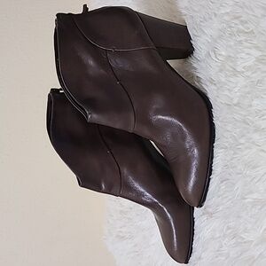 B Markowsky Women's Elegant Brown Pointed Toe Ankle Booties 3.5" Heel- Size 10